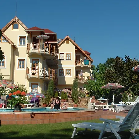 Castle House Penzion 4*